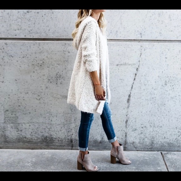 Super Cute Autumn 🍂 Cardigan - Picture 3 of 3